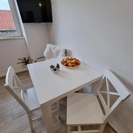 Konukevi Spanic Palace 3*