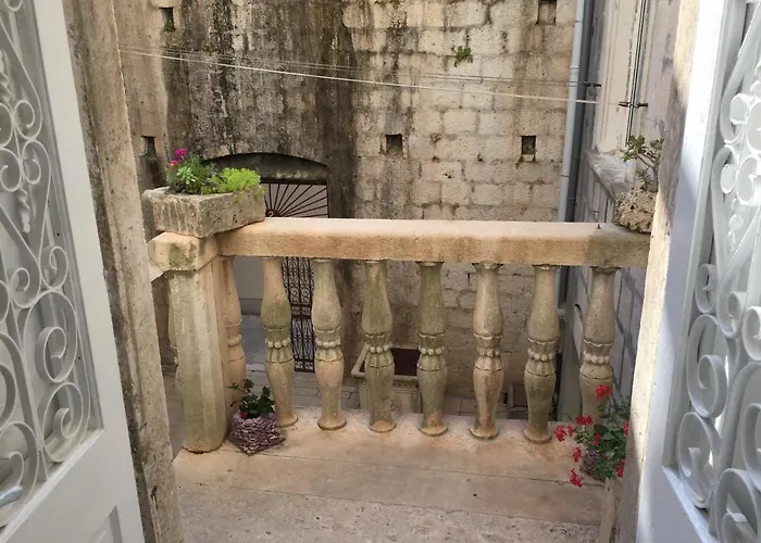 Spanic Palace Guest house 3*